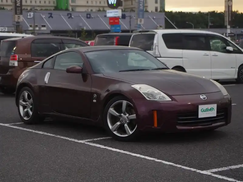 カタログ画像：フェアレディＺ（FAIRLADY Z） バージョンＴ 2005年9月 CBA-Z33 3500cc プレミアムミスティックマルーン（ＲＰ） 燃費9.0km / l  メイン（その他）