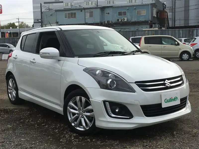 カタログ画像：スイフト（SWIFT） ＲＳ 2015年11月 DBA-ZC72S 1200cc ピュアホワイトパール 燃費19.4km / l メイン（その他）