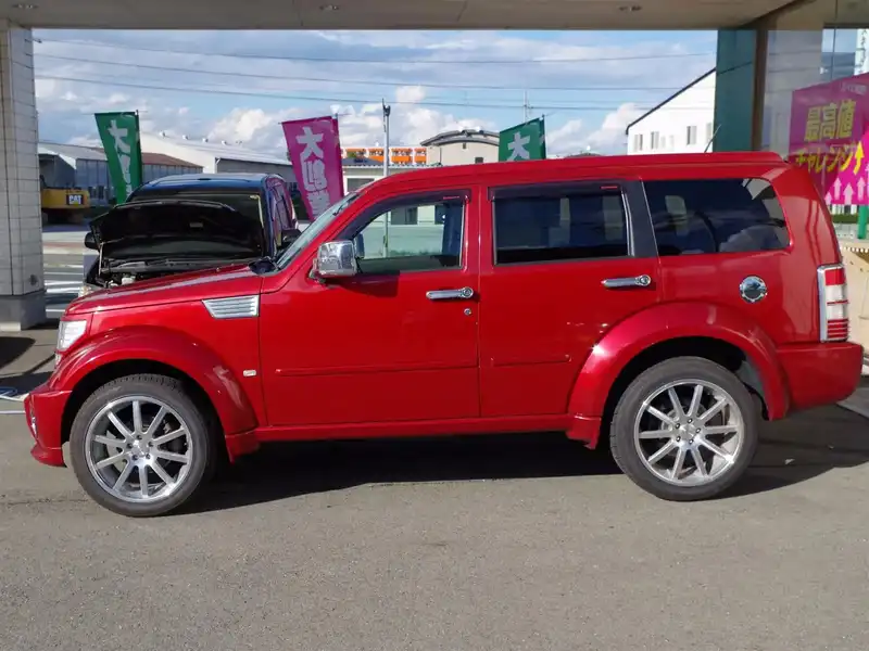 カタログ画像：ダッジ・ナイトロ（DODGE NITRO） Ｒ／Ｔ 2007年6月 ABA-KA37 3700cc インフェルノレッドクリスタルパールコート 燃費7.1km / l  外装