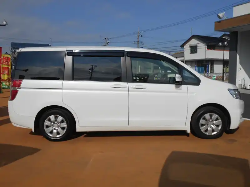 カタログ画像：ステップワゴン（STEPWAGON） Ｇ コンフォートセレクション 2012年6月 DBA-RK2 2000cc ホワイトオーキッド・パール 燃費13.6km / l 外装