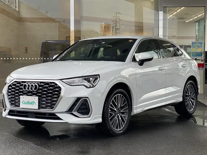 10140859 | カタログ画像：Ｑ３スポーツバック（Q3 SPORTBACK） ３５ＴＦＳＩ Ｓライン 2021年10月 3BA-F3DPC 1500cc グレイシアホワイトメタリック フロント