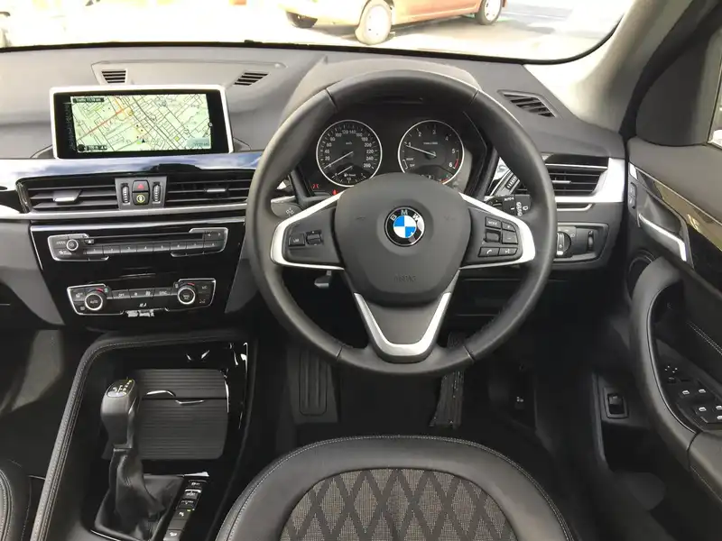 カタログ画像：Ｘ１（X1） ｘＤｒｉｖｅ １８ｄ ｘライン 2016年10月 LDA-HT20 2000cc ブラック・サファイア 燃費19.6km / l 内装