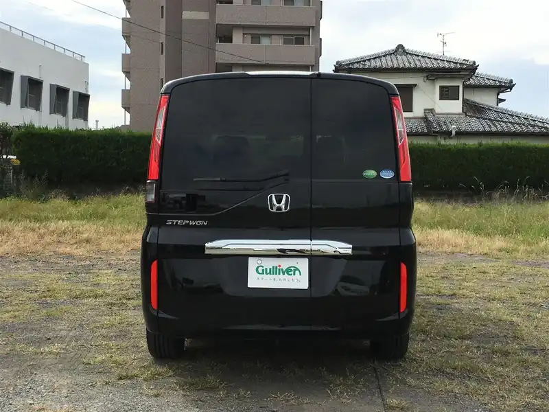 カタログ画像：ステップワゴン（STEPWAGON） Ｇ 2015年4月 DBA-RP1 1500cc クリスタルブラック・パール 燃費17.0km / l バック