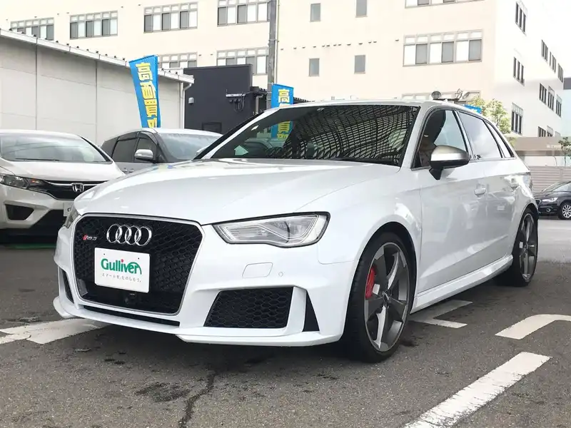 カタログ画像：ＲＳ３スポーツバック（RS3 SPORTBACK） ベースグレード 2015年10月 ABA-8VCZGF 2500cc グレイシアホワイトメタリック 燃費13.1km / l フロント