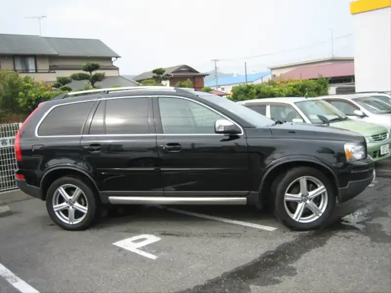 カタログ画像：ＸＣ９０（XC90） ３．２ Ｒデザイン 2009年7月 CBA-CB6324AW 3200cc ブラックサファイヤメタリック 燃費7.8km / l  外装