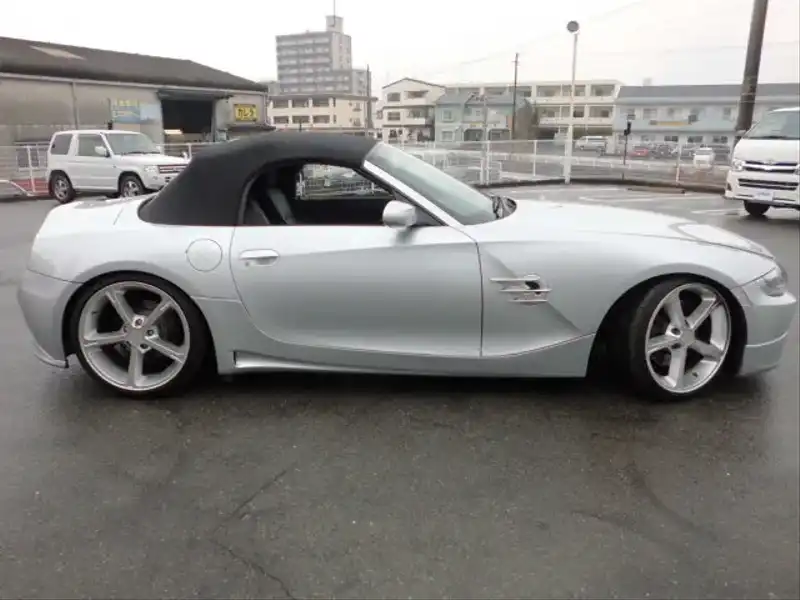 カタログ画像：Ｚ４（Z4） ロードスター３．０ｓｉ 2006年4月 ABA-BU30 3000cc チタン・シルバー（メタリック・カラー） 燃費10.2km / l  外装