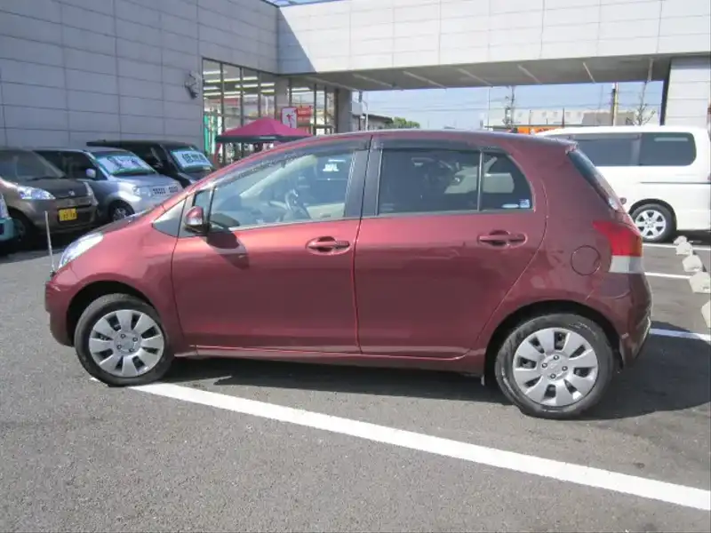 カタログ画像：ヴィッツ（VITZ） アイル 2009年8月 DBA-SCP90 1300cc ダークレッドマイカ 燃費20.0km / l  外装