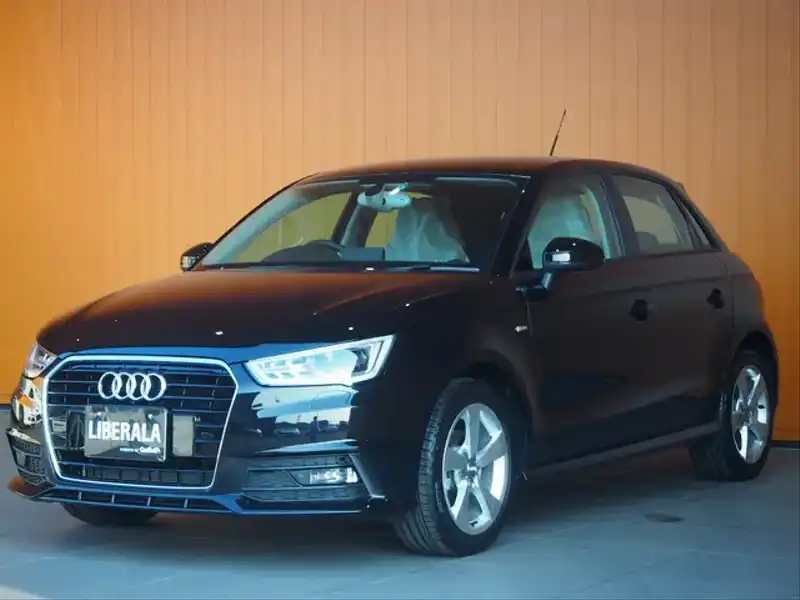 カタログ画像：Ａ１スポーツバック（A1 SPORTBACK） １．０ＴＦＳＩスポーツ 2015年6月 DBA-8XCHZ 1000cc ミトスブラックメタリック 外装