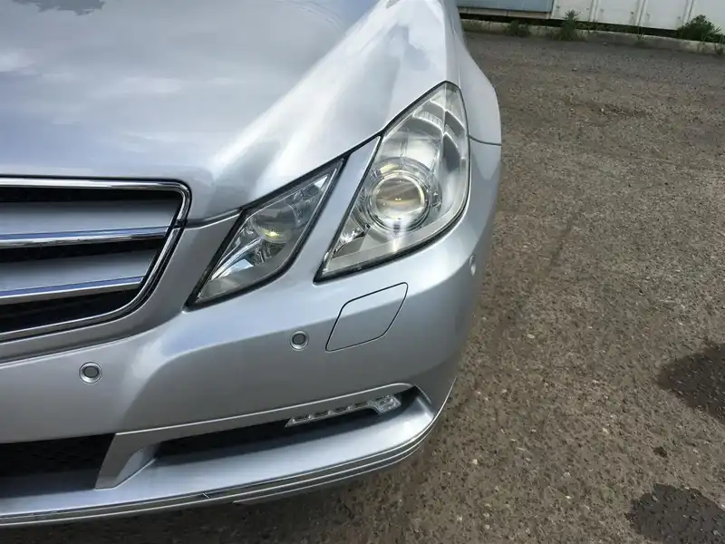 カタログ画像：Ｅクラス（E-CLASS） Ｅ２５０ ＣＧＩブルーエフィシェンシー クーペ 2009年10月 DBA-207347 1800cc パラジウムシルバー（Ｍ）orイリジウムシルバー（Ｍ） 燃費11.2km / l  外装