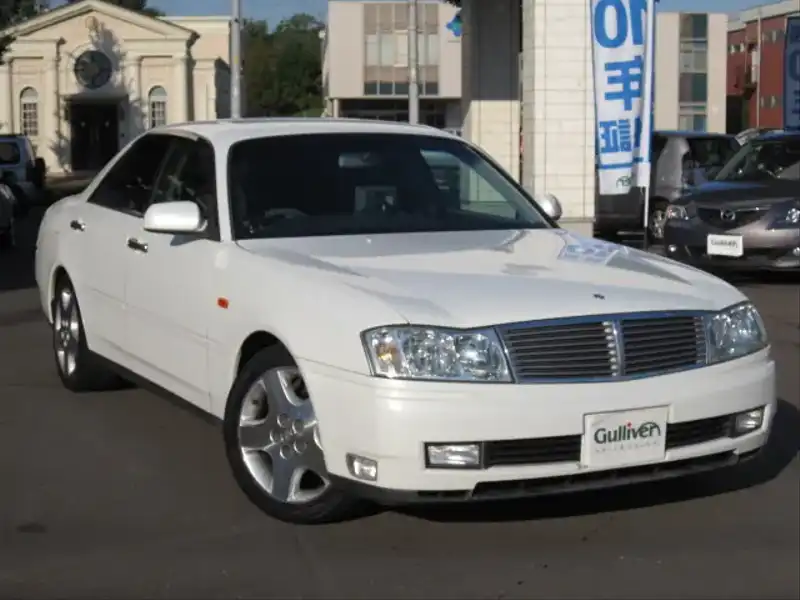 カタログ画像：セドリック（CEDRIC） ３００ＬＸ Ｓパッケージ装着車 2000年6月 GH-HY34 3000cc ホワイトパール（３ＴＰ） 燃費9.0km / l  メイン