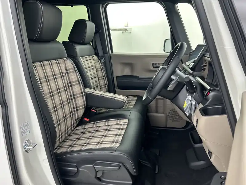 カタログ画像：Ｎ－ＢＯＸジョイ（N-BOX JOY） ベースグレード（２トーン） 2024年9月 6BA-JF6 660cc 燃費19.3km / l 内装