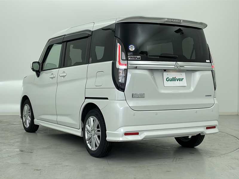 カタログ画像：デリカＤ：２（DELICA D:2） ハイブリッドＭＺ 全方位カメラパッケージ 2023年6月 5AA-MB37S 1200cc ピュアホワイトパール 燃費18.4km / l 外装