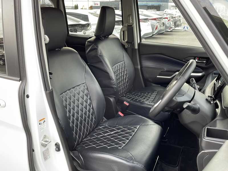 カタログ画像：デリカＤ：２（DELICA D:2） ハイブリッドＭＺ 全方位カメラパッケージ 2023年6月 5AA-MB37S 1200cc ピュアホワイトパール 燃費18.4km / l 内装