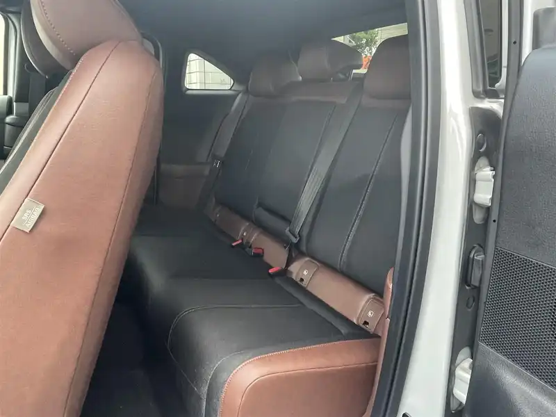 カタログ画像：ＭＸ－３０ロータリーＥＶ（MX-30 ROTARY-EV） レトロスポーツエディション 2024年12月 3LA-DR8V3R 830cc 燃費15.4km / l 内装