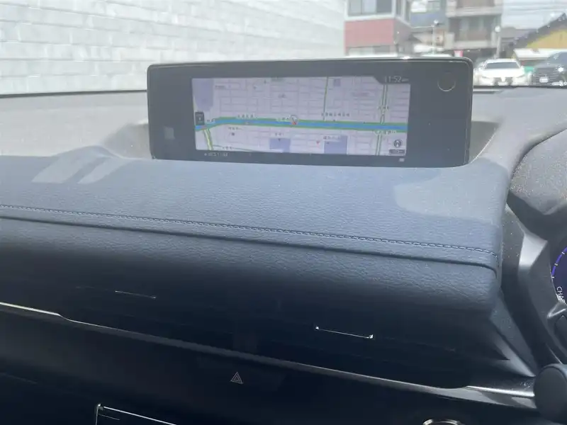 カタログ画像：ＭＸ－３０ロータリーＥＶ（MX-30 ROTARY-EV） レトロスポーツエディション 2024年12月 3LA-DR8V3R 830cc 燃費15.4km / l 内装