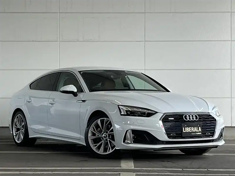 アウディとA5スポーツバック,TTクーペの中古車を検索