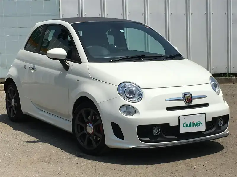 カタログ画像：アバルト５００Ｃ（ABARTH 500C） ベースグレード 2010年10月 ABA-312142 1400cc ビアンコガーラorネロスコルピオーネ／ビアンコガーラ メイン