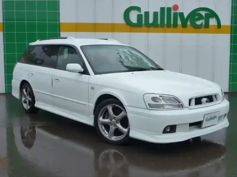 カタログ画像：レガシィツーリングワゴン（LEGACY TOURING WAGON） ＧＴ３０ 2002年1月 LA-BHE 3000cc ピュアホワイト 燃費10.6km / l  メイン