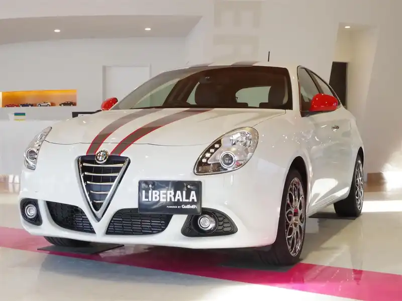 カタログ画像：ジュリエッタ（GIULIETTA） ケン オクヤマ スペチアーレ ビアンカ 2015年1月 ABA-940141 1400cc アイスホワイト 燃費15.6km / l 外装