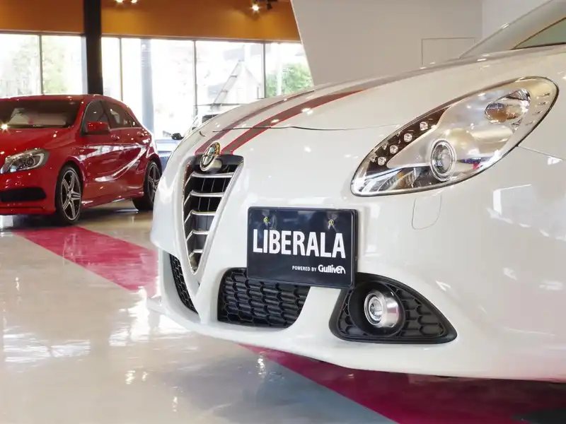 カタログ画像：ジュリエッタ（GIULIETTA） ケン オクヤマ スペチアーレ ビアンカ 2015年1月 ABA-940141 1400cc アイスホワイト 燃費15.6km / l 外装