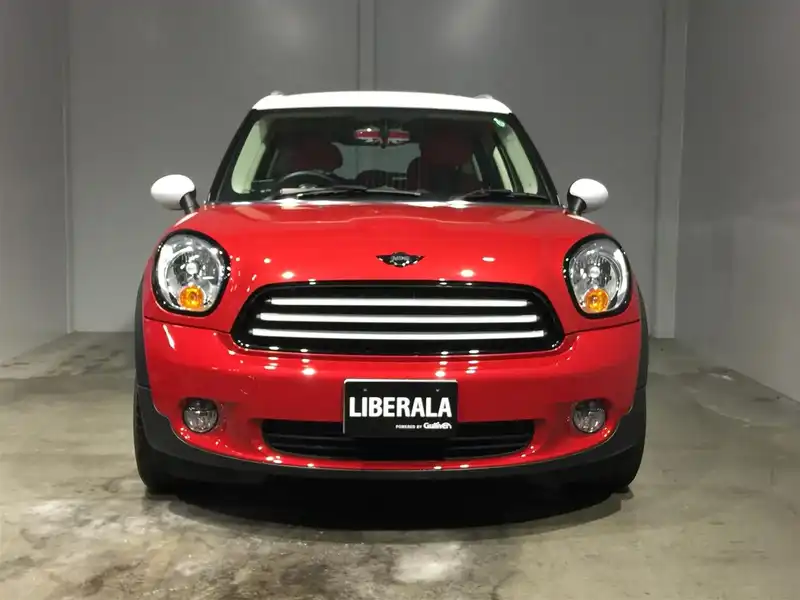 カタログ画像：ＭＩＮＩ（MINI） クーパー クロスオーバー オール４ 2013年9月 CBA-ZB16 1600cc ブレイジング･レッド（メタリック） 燃費14.8km / l フロント