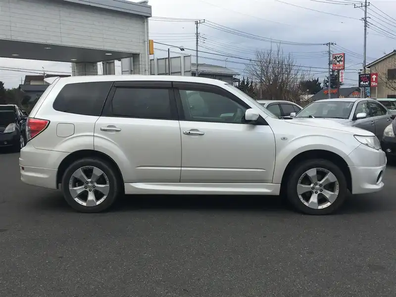 カタログ画像：フォレスター（FORESTER） ２．０ＸＴ プラチナレザーセレクション 2007年12月 CBA-SH5 2000cc サテンホワイト・パール 燃費12.2km / l  外装