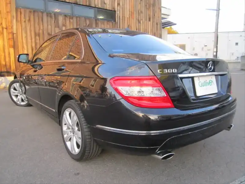 カタログ画像：Ｃクラス（C-CLASS） Ｃ２５０アバンギャルド スポーツリミテッド 2009年2月 DBA-204052 2500cc オブシディアンブラック 燃費9.3km / l  バック