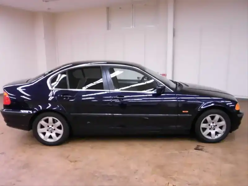 カタログ画像：３シリーズ（3 SERIES） ３２８ｉ 1998年7月 GF-AM28 2800cc オリエント・ブルー 燃費8.6km / l  外装