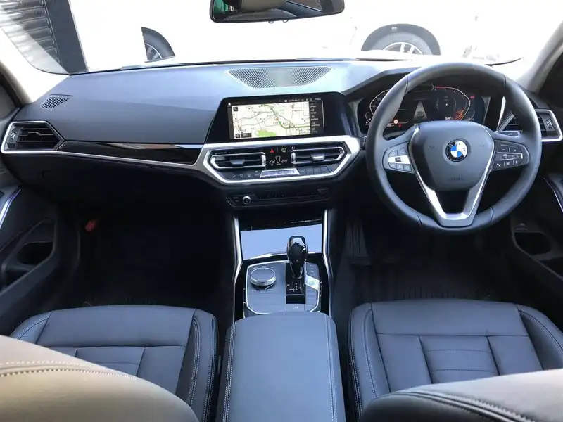 カタログ画像：３シリーズ（3 SERIES） ３２０ｄ ｘＤｒｉｖｅ 2019年5月 3DA-5V20 2000cc ミネラル・グレー 燃費15.3km / l 内装