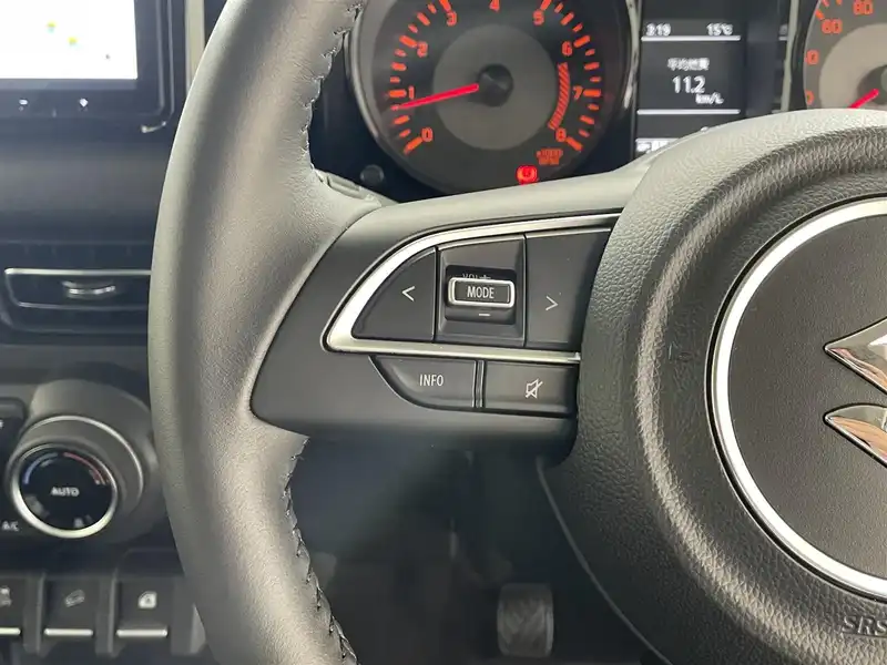 カタログ画像：ジムニーノマド（JIMNY NOMADE） ＦＣ 2025年4月 3BA-JC74W 1500cc アークティックホワイトパール 燃費14.9km / l 内装