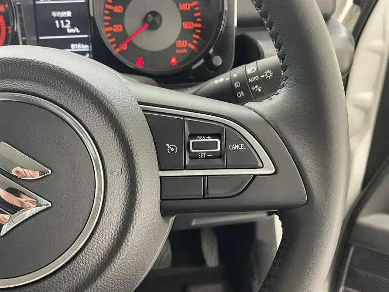 カタログ画像：ジムニーノマド（JIMNY NOMADE） ＦＣ 2025年4月 3BA-JC74W 1500cc アークティックホワイトパール 燃費14.9km / l 内装