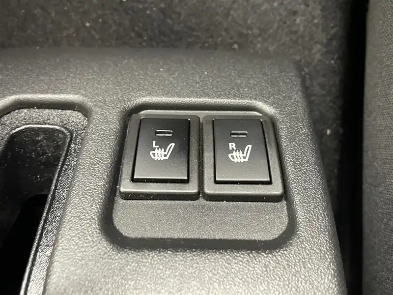 カタログ画像：ジムニーノマド（JIMNY NOMADE） ＦＣ 2025年4月 3BA-JC74W 1500cc アークティックホワイトパール 燃費14.9km / l 内装