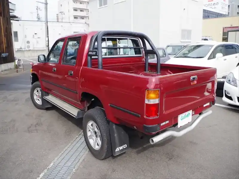 カタログ画像：ハイラックスピックアップ（HILUX PICK UP） ダブルキャブ ＳＲ ＥＧＲ装着車 1994年8月 KB-LN107 2800cc レッドマイカ バック