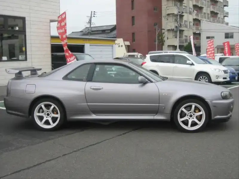 カタログ画像：スカイライン（SKYLINE） ＧＴ－Ｒ 1999年1月 GF-BNR34 2600cc ソニックシルバー（Ｍ） 燃費8.1km / l  外装