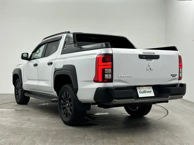 カタログ画像：トライトン（TRITON） ＧＬＳ 2024年2月 3DF-LC2T 2400cc ホワイトダイヤモンド 燃費11.3km / l バック