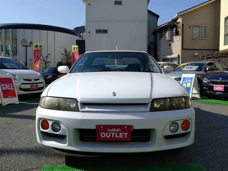 カタログ画像：スカイライン（SKYLINE） ＧＴＳ２５タイプＳ 1997年2月 E-ER33 2500cc ホワイト（スーパーファインハードコート） 燃費10.4km / l  フロント