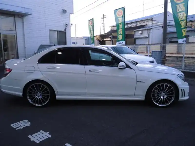 カタログ画像：Ｃクラス（C-CLASS） Ｃ６３ ＡＭＧセダンリミテッド 2013年2月 CBA-204077 6300cc ダイヤモンドホワイト 外装