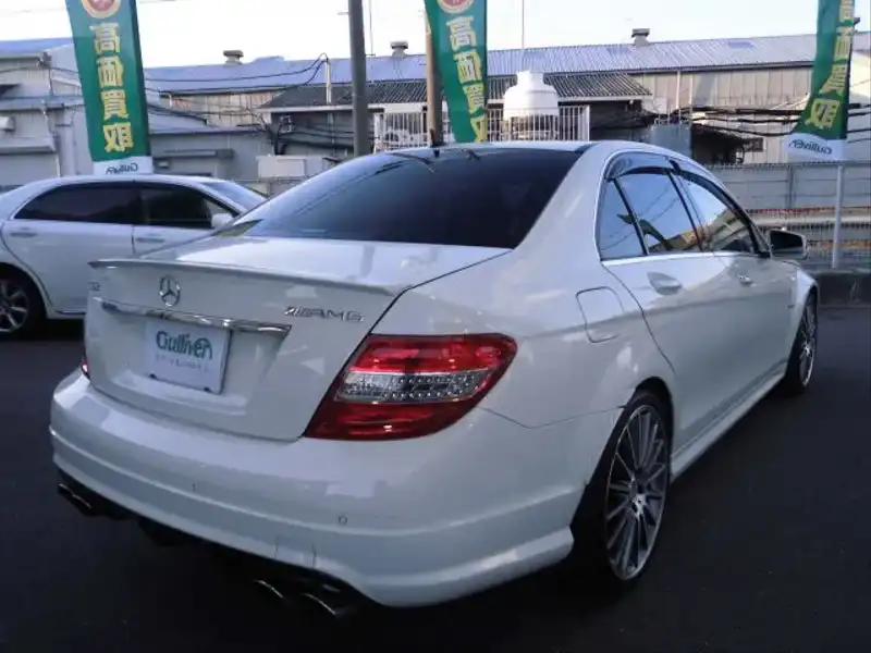 カタログ画像：Ｃクラス（C-CLASS） Ｃ６３ ＡＭＧセダンリミテッド 2013年2月 CBA-204077 6300cc ダイヤモンドホワイト バック