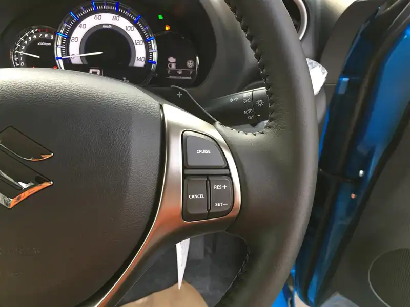 カタログ画像：スペーシアカスタムＺ（SPACIA CUSTOM Z） ターボ ユーティリティーパッケージ装着車 2017年5月 DAA-MK42S 660cc ブリスクブルーメタリック ブラック２トーンルーフ 燃費26.8km / l 内装