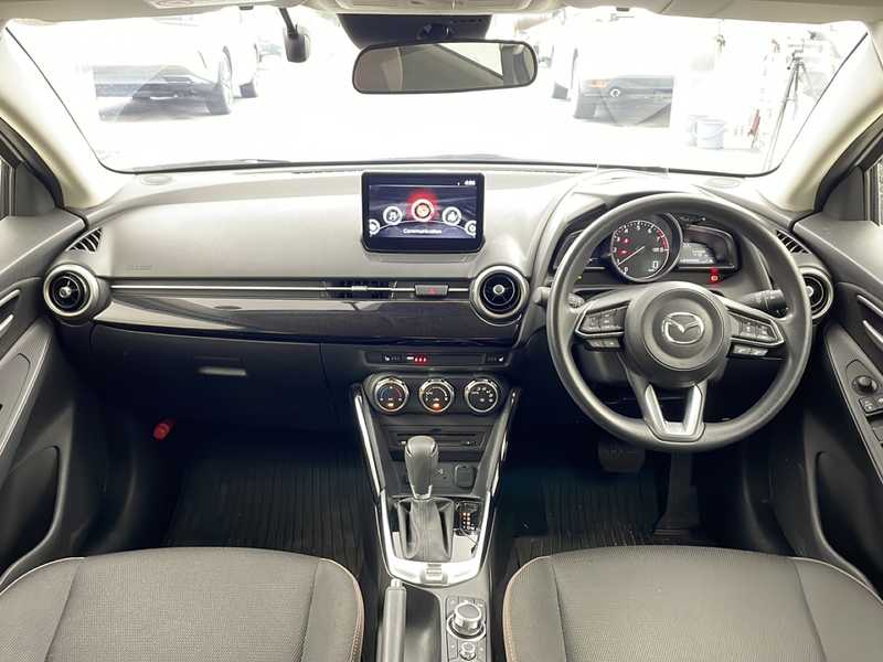 カタログ画像：ＭＡＺＤＡ２（MAZDA2） １５Ｓプロアクティブ スマートエディションⅡ 2021年6月 5BA-DJLFS 1500cc プラチナクォーツメタリック 燃費20.3km / l 内装