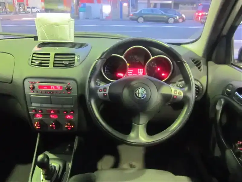 カタログ画像：アルファ１４７（ALFA 147） ２．０ ツインスパーク 2003年2月 GH-937AB 2000cc スターリンググレー（メタリック） 内装