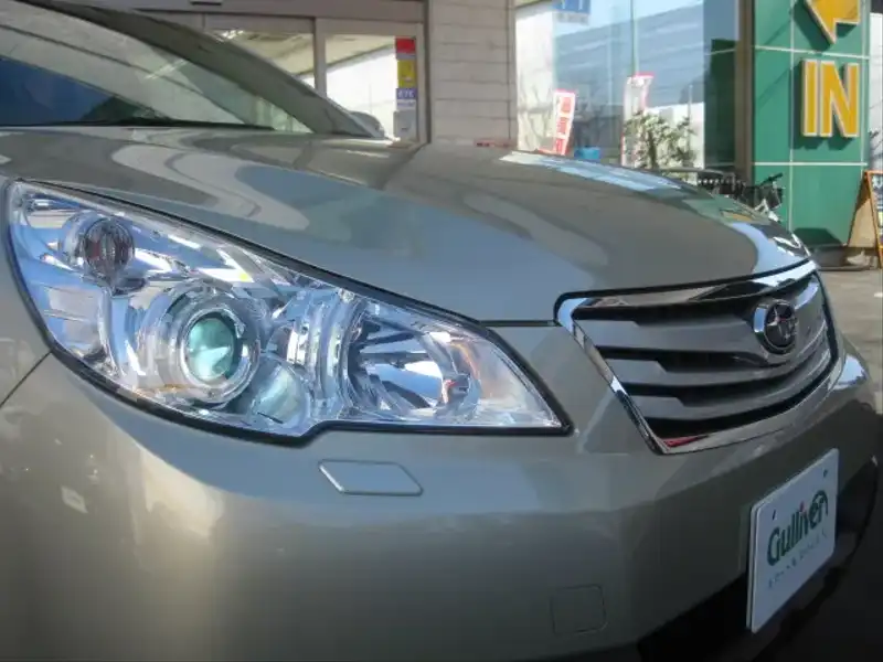 カタログ画像：レガシィアウトバック（LEGACY OUTBACK） ３．６Ｒ 2009年5月 DBA-BRF 3600cc サンライトゴールド・オパール 燃費10.0km / l  外装