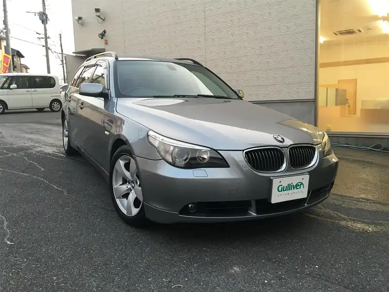 カタログ画像：５シリーズ（5 SERIES） ５２５ｉツーリング 2005年9月 ABA-NL25 2500cc チタン・グレーⅡ 燃費8.5km / l  メイン（その他）