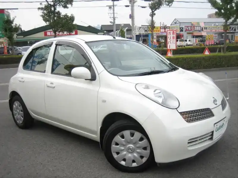 カタログ画像：マーチ（MARCH） １２ｃ 2004年4月 CBA-AK12 1200cc ホワイトパール（３Ｐ） 燃費19.0km / l  メイン（その他）