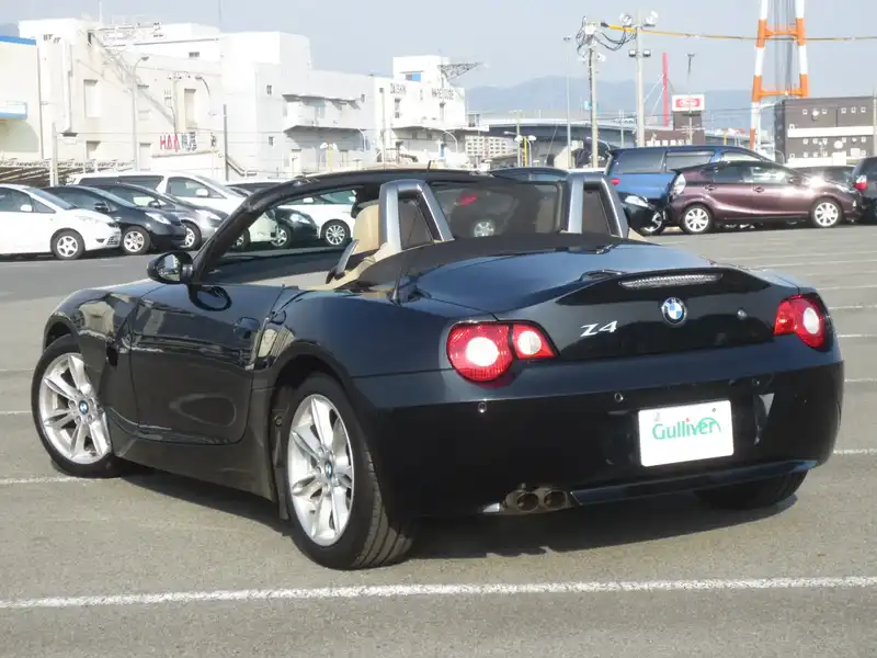 10029075 | カタログ画像：Ｚ４（Z4） ３．０ｉ 2005年9月 GH-BT30 3000cc ブラック・サファイア（メタリック・カラー） バック