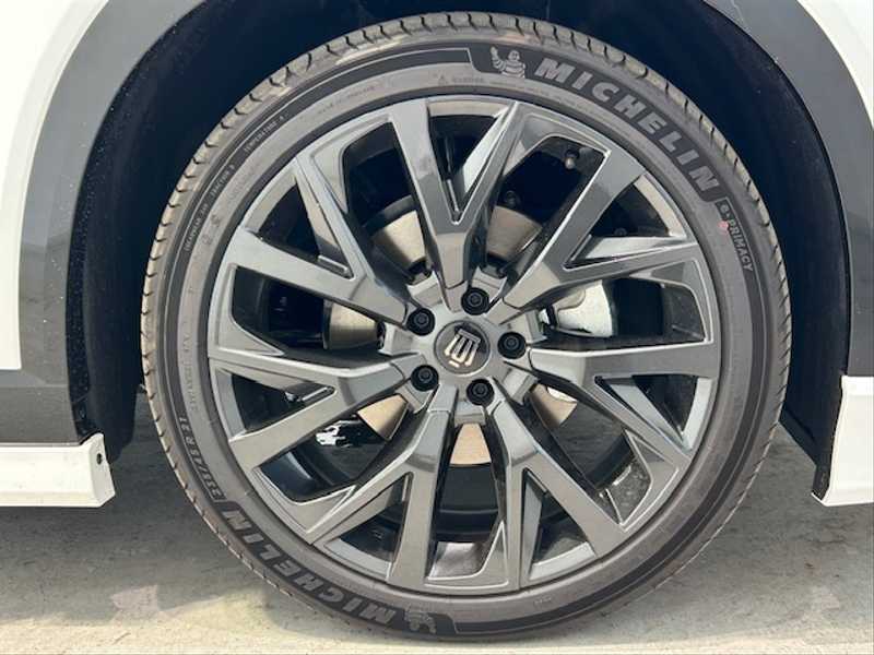 カタログ画像：クラウンエステート（CROWN ESTATE） Ｚ 2025年3月 6AA-AZSH38W 2500cc プレシャスホワイトパールorブラック×プレシャスホワイトパール 燃費20.3km / l タイヤ