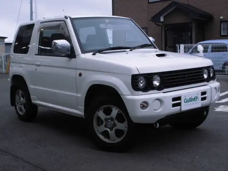 カタログ画像：パジェロミニ（PAJERO MINI） ホワイトエディション 2001年6月 GF-H58A 660cc ソフィアホワイト メイン