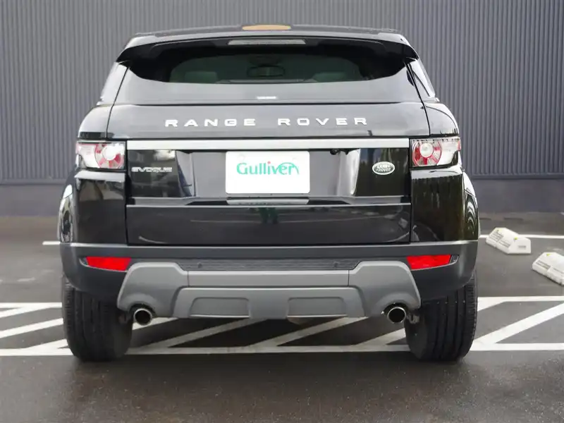 カタログ画像：レンジローバーイヴォーク（RANGE ROVER EVOQUE） ピュア 2014年8月 CBA-LV2A 2000cc サントリーニ・ブラックorバローロ・ブラック 燃費10.6km / l バック