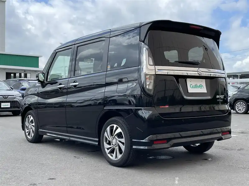カタログ画像：ソリオバンディット（SOLIO BANDIT） ハイブリッドＭＶ 2023年5月 5AA-MA37S 1200cc スーパーブラックパール 燃費19.6km / l バック