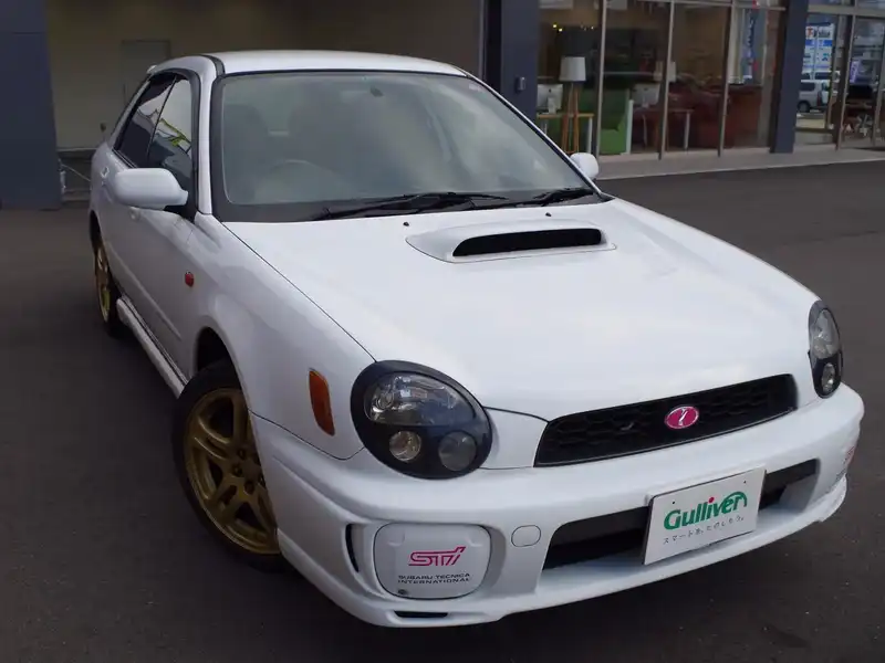 カタログ画像：インプレッサスポーツワゴン（IMPREZA SPORTS WAGON） ＳＴｉ 2001年9月 GH-GGB 2000cc ピュアホワイト 燃費10.4km / l  メイン（その他）